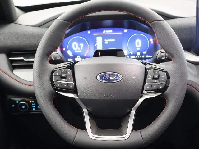 New 2026 Star White Metallic Tri-Coat Ford ST-Line image 14