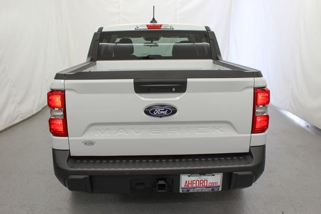 New 2026 Oxford White Ford XLT image 8
