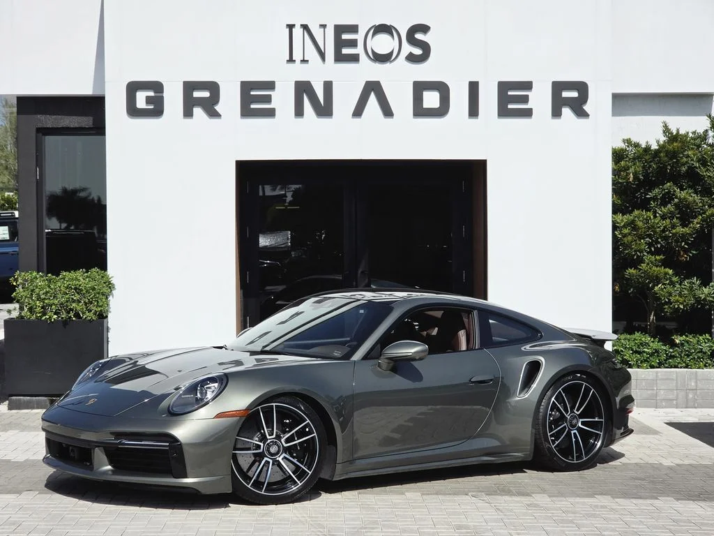 Used 2022 Aventurine Green Metallic Porsche Turbo image 2