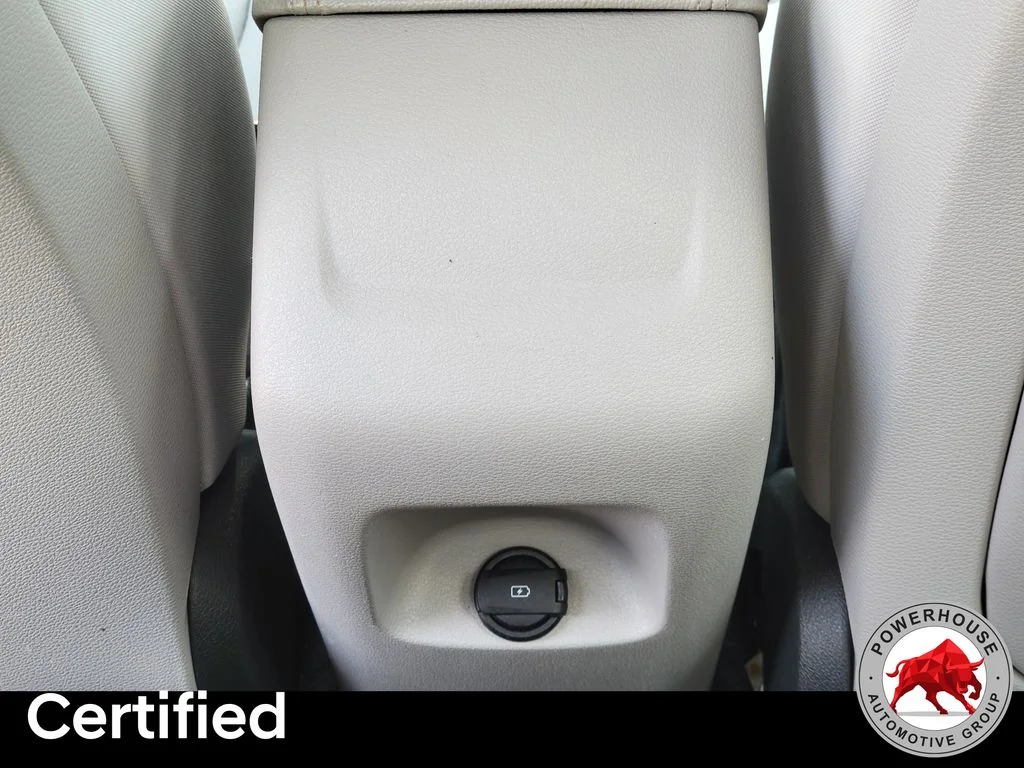 Used 2018 White Hyundai SEL image 16