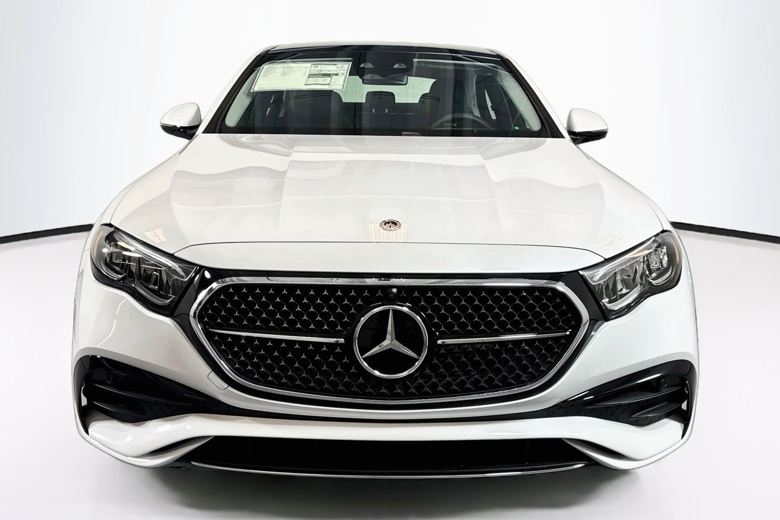 New 2026 MANUFAKTUR Moonlight White Metallic Mercedes-Benz E 350 image 2