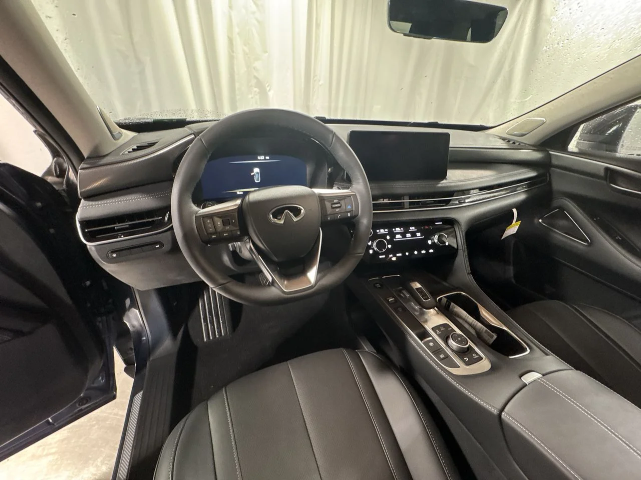 Used 2026 Blue INFINITI LUXE image 4