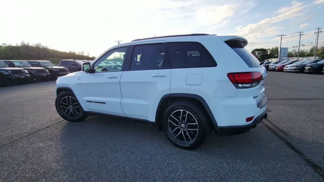 Used 2018 Bright White Clearcoat Jeep Trailhawk image 7