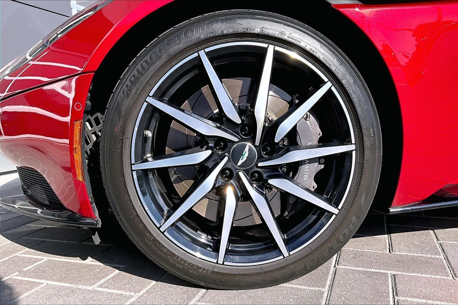 Used 2023 Red Aston Martin Base image 8