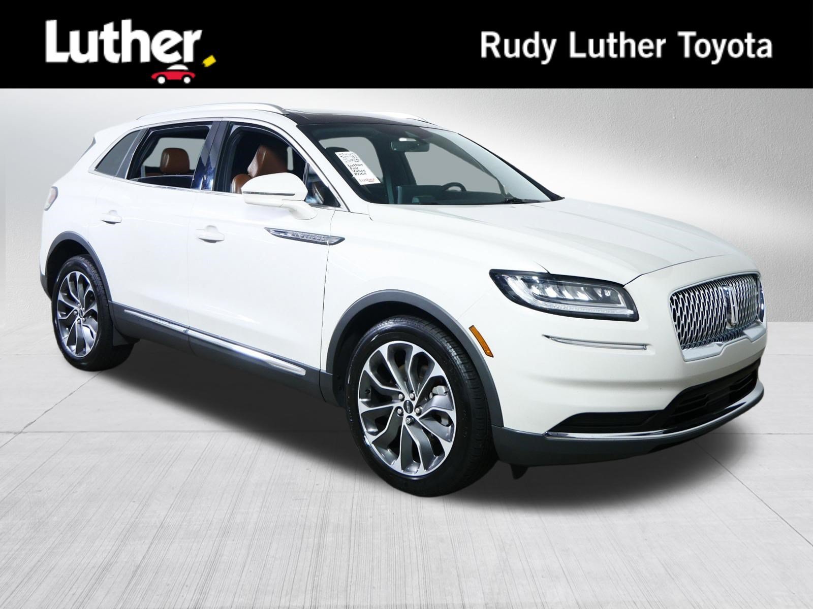 Used 2022 Ceramic Pearl Metallic Tinted Clearcoat Lincoln Reserve image 1