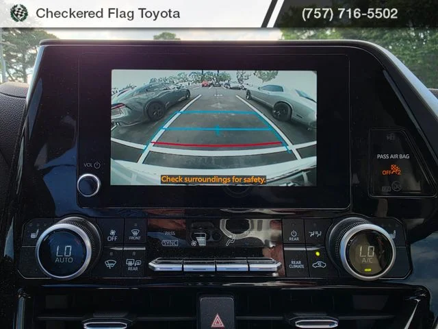 Used 2025 Wind Chill Pearl Toyota XLE image 15