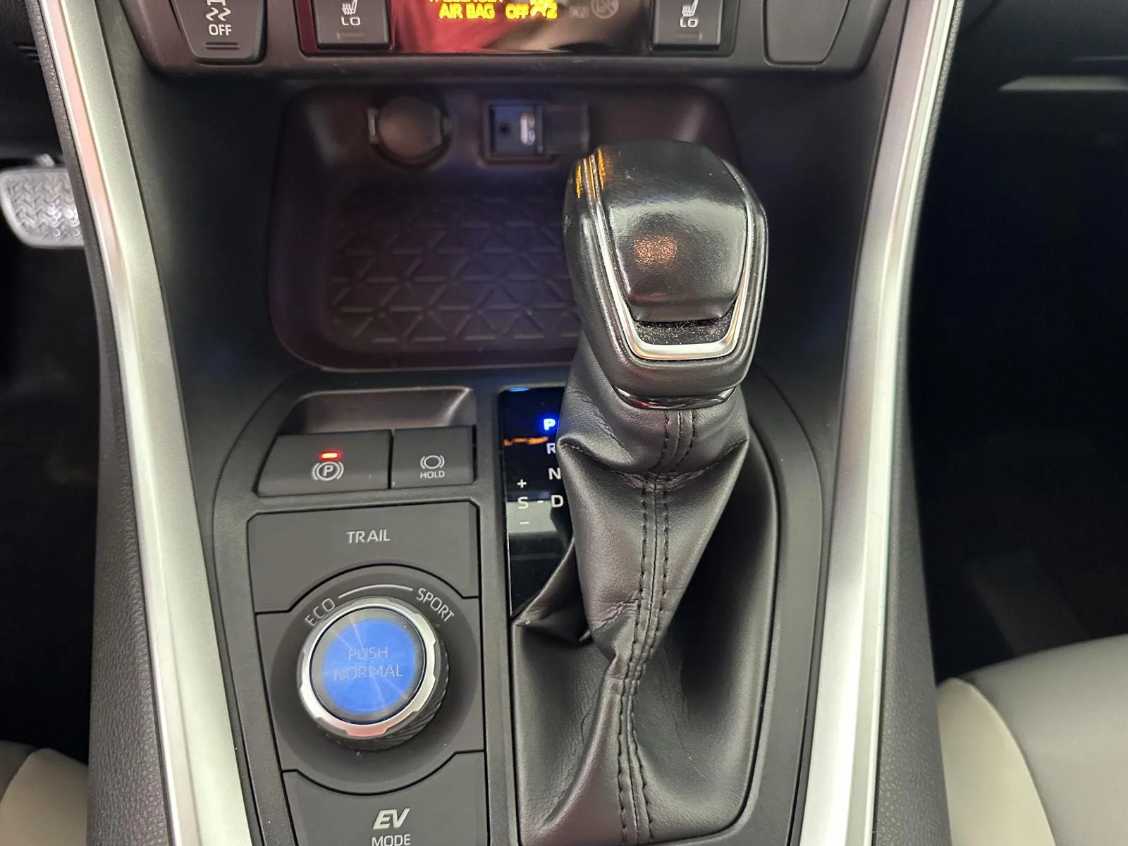 Used 2019 Midnight Black Metallic Toyota Limited image 31
