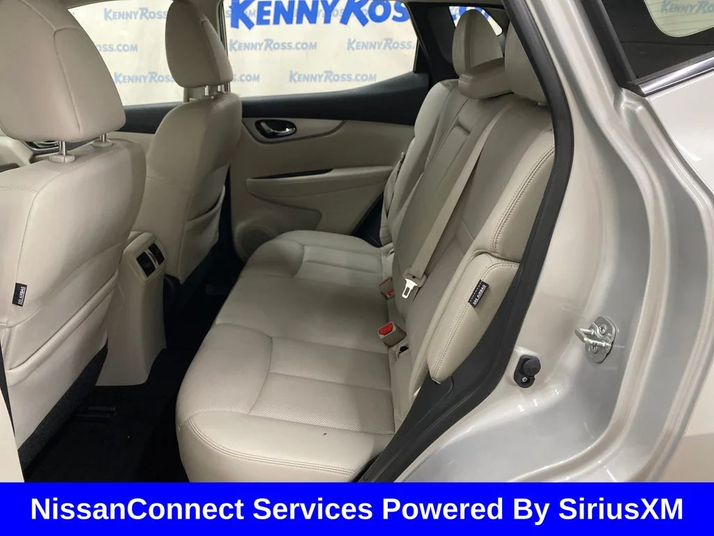Used 2020 Silver Nissan SL image 10