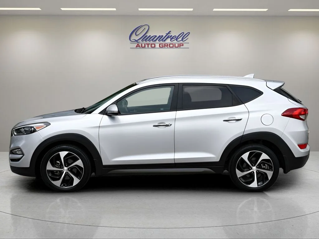 Used 2016 Chromium Silver Hyundai Limited image 7