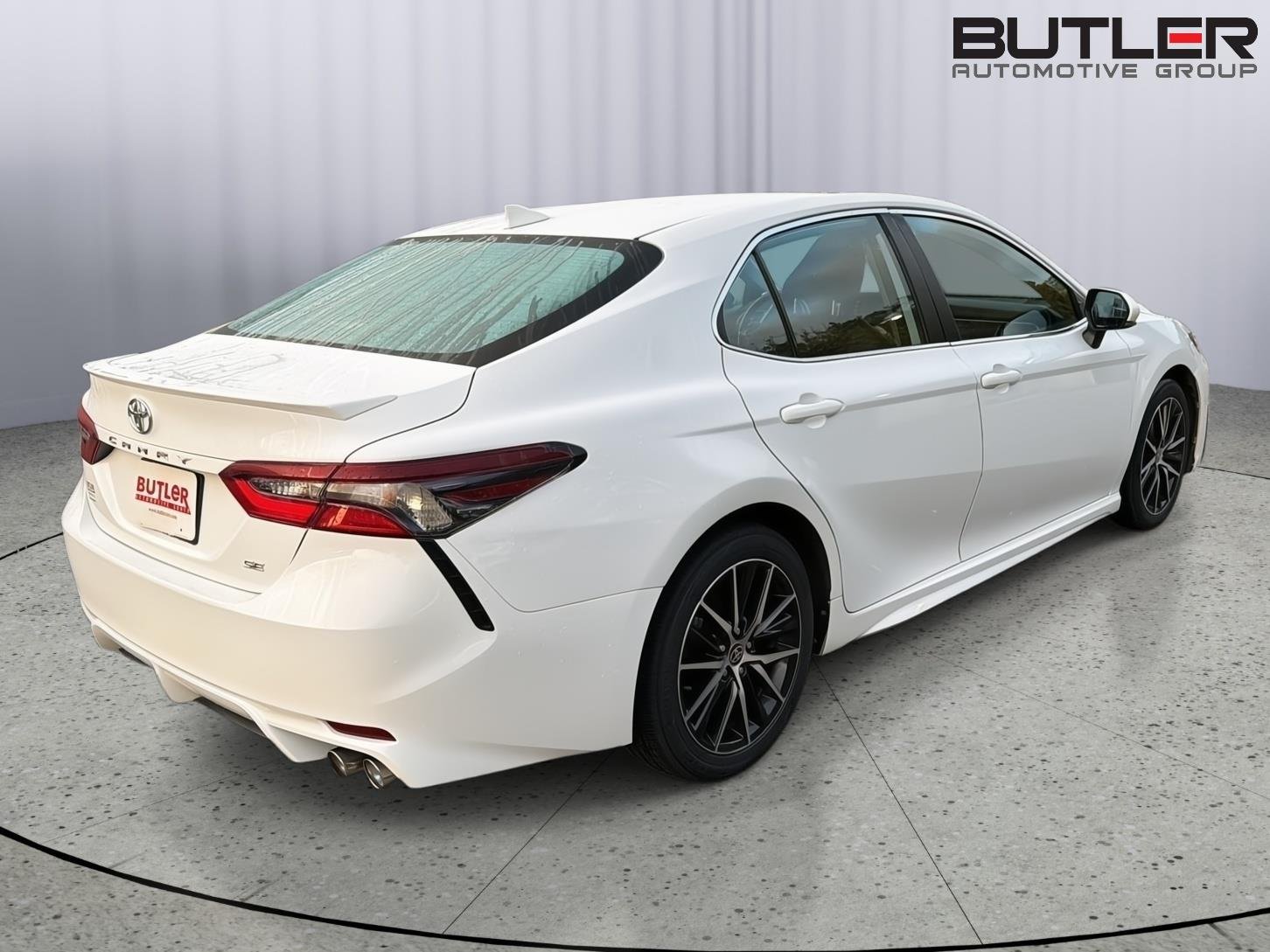 Certified Used 2023 Ice Cap Toyota SE image 6