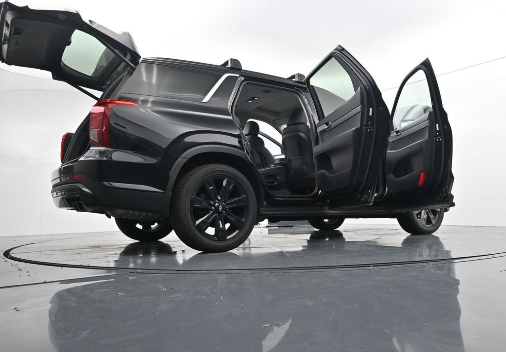 Used 2023 Black Hyundai XRT image 29