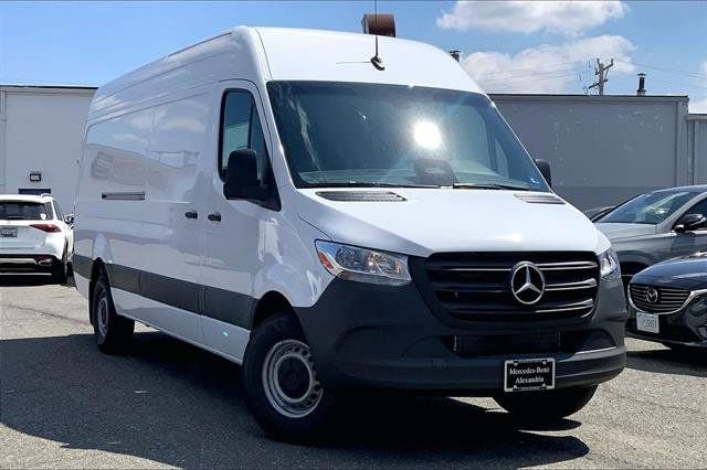 2026 Mercedes-Benz Sprinter 2500 170 WB High Roof's photo