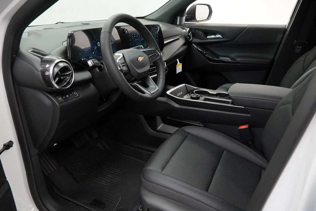 New 2027 Summit White Chevrolet LT image 11