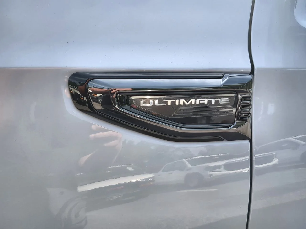 New 2026 Glacier White Tricoat GMC Denali Ultimate image 33