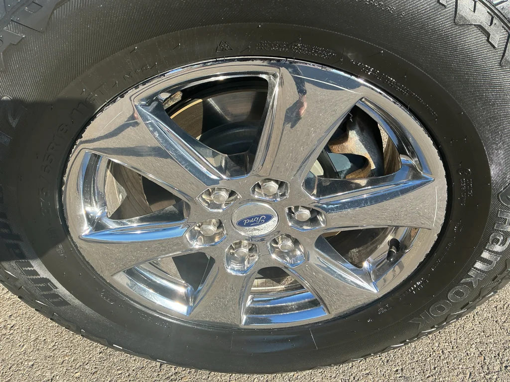 Used 2019 Oxford White Ford XLT image 10