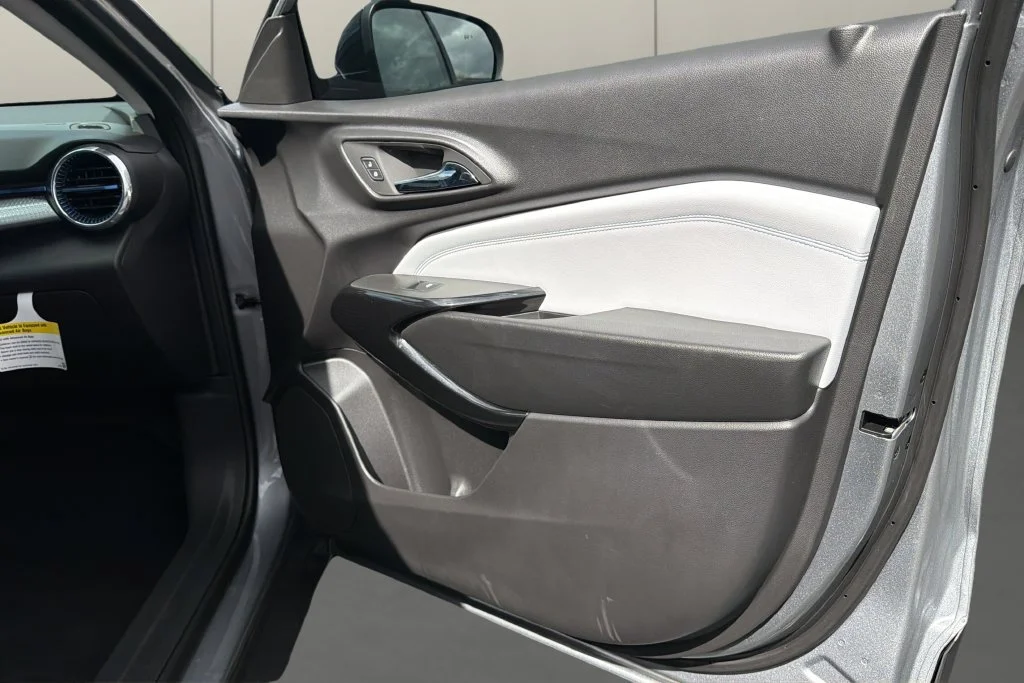 New 2026 Sterling Gray Metallic Chevrolet LT image 17