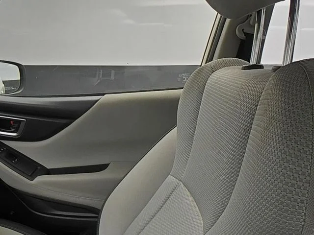 Used 2020 White Subaru Base image 32