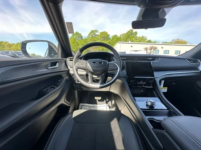 2025 Jeep Grand Cherokee Altitude - Photo 16