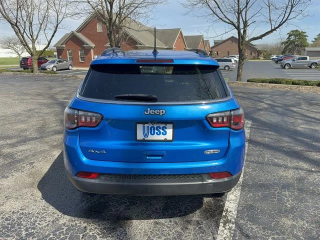 Used 2022 Laser Blue Pearl Coat Jeep Latitude Lux image 4