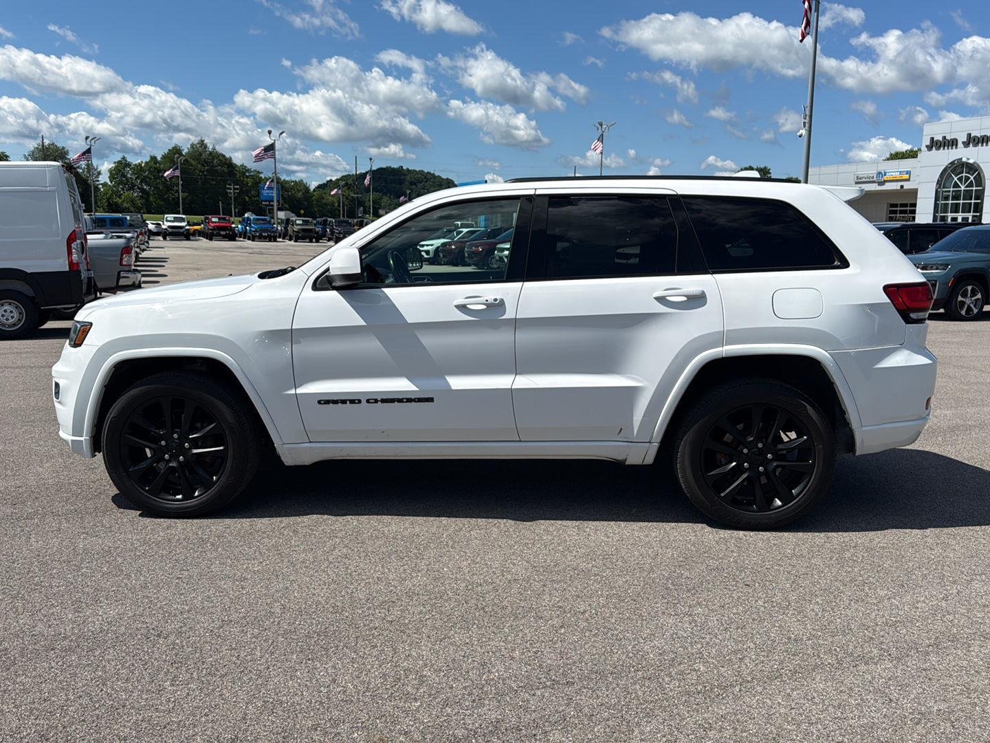 Used 2020 Bright White Clearcoat Jeep Altitude image 7