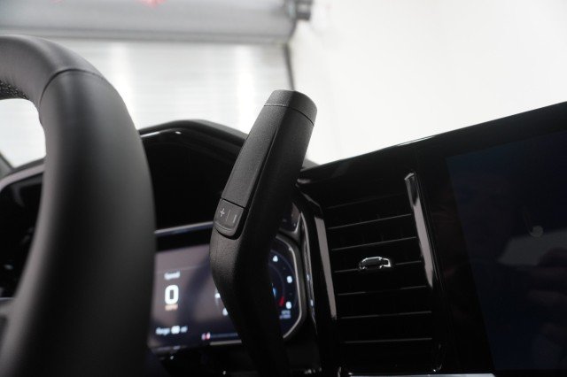 New 2026 Sterling Metallic GMC Elevation image 30