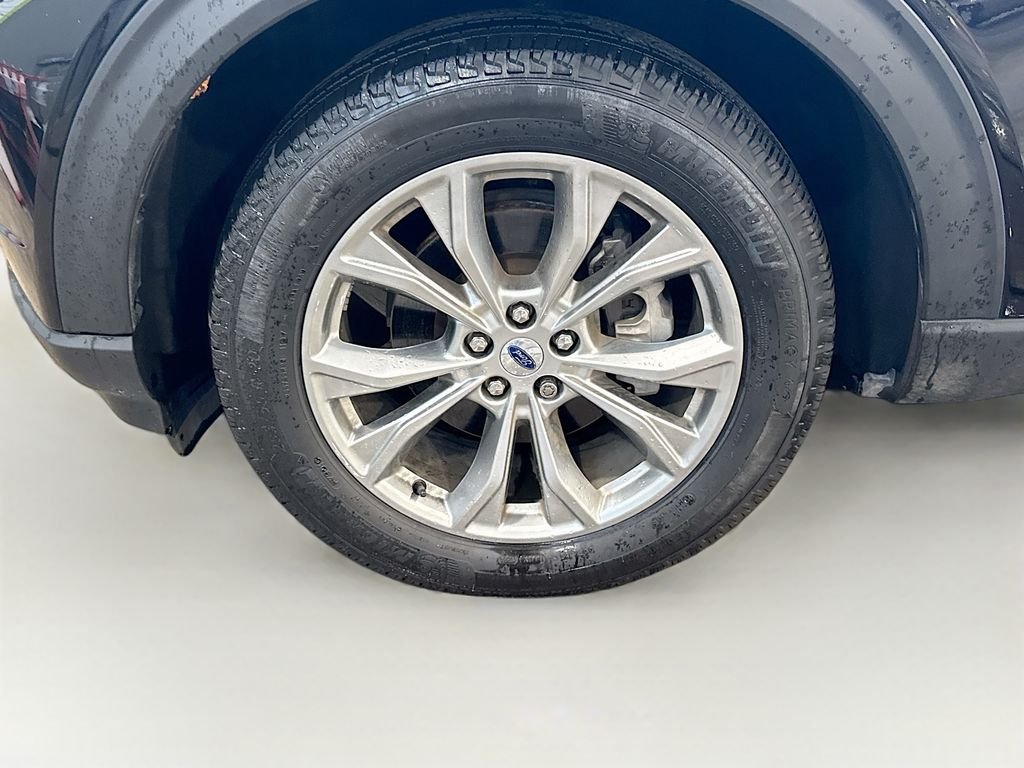 Used 2024 Black Ford Limited image 36
