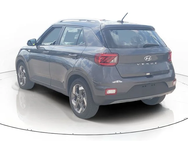Used 2025 Gray Hyundai SEL image 6