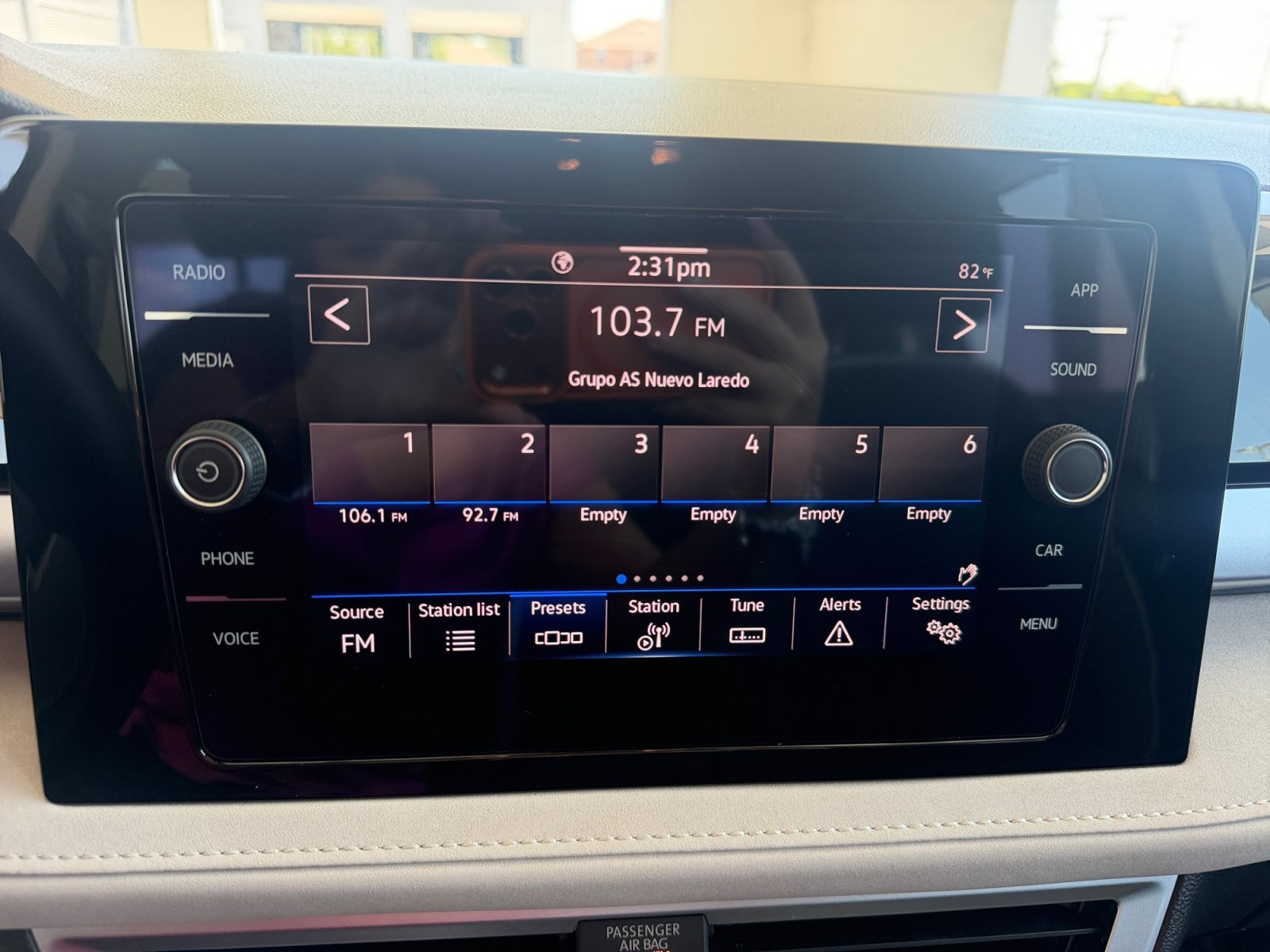 Certified Used 2025 Silver Volkswagen SE image 15
