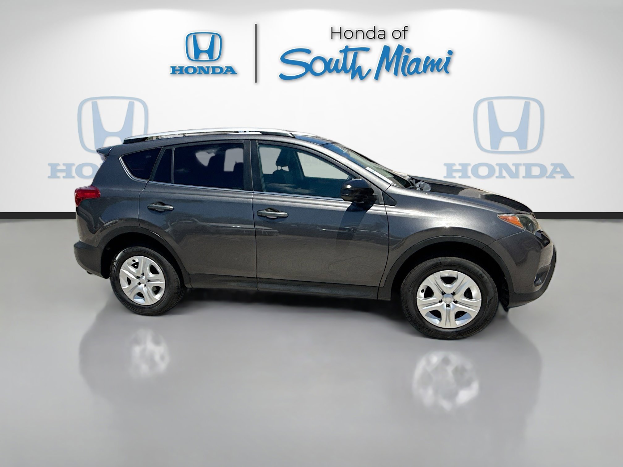 Used 2015 Magnetic Gray Metallic Toyota LE image 8