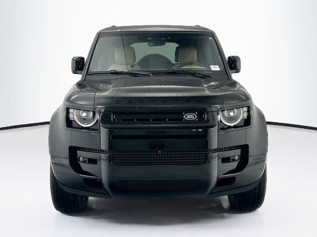 New 2026 Santorini Black Metallic Land Rover X-Dynamic SE image 2