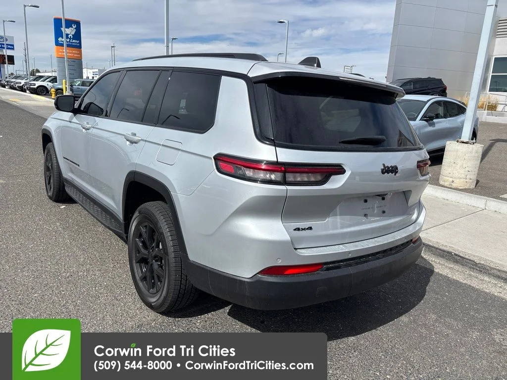 Used 2024 Silver Zynith Jeep Altitude image 10