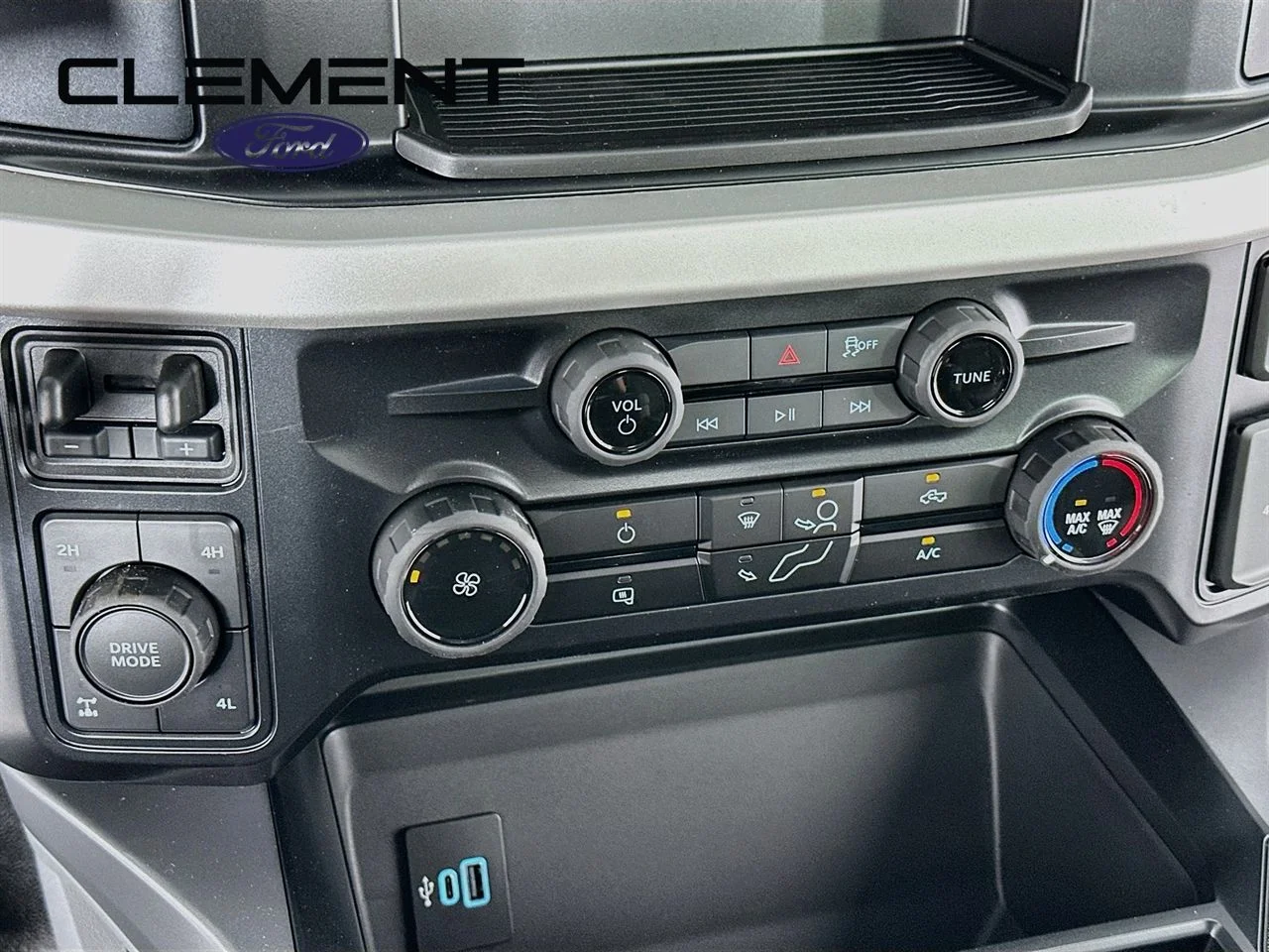 New 2026 Oxford White Ford F-350® XLT image 20