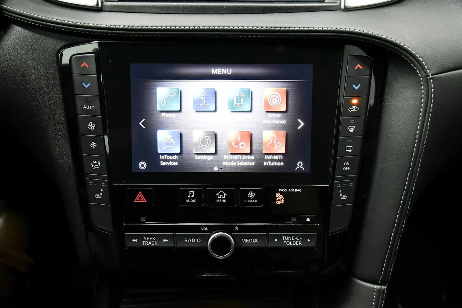 Used 2022 Graphite Shadow INFINITI LUXE image 18