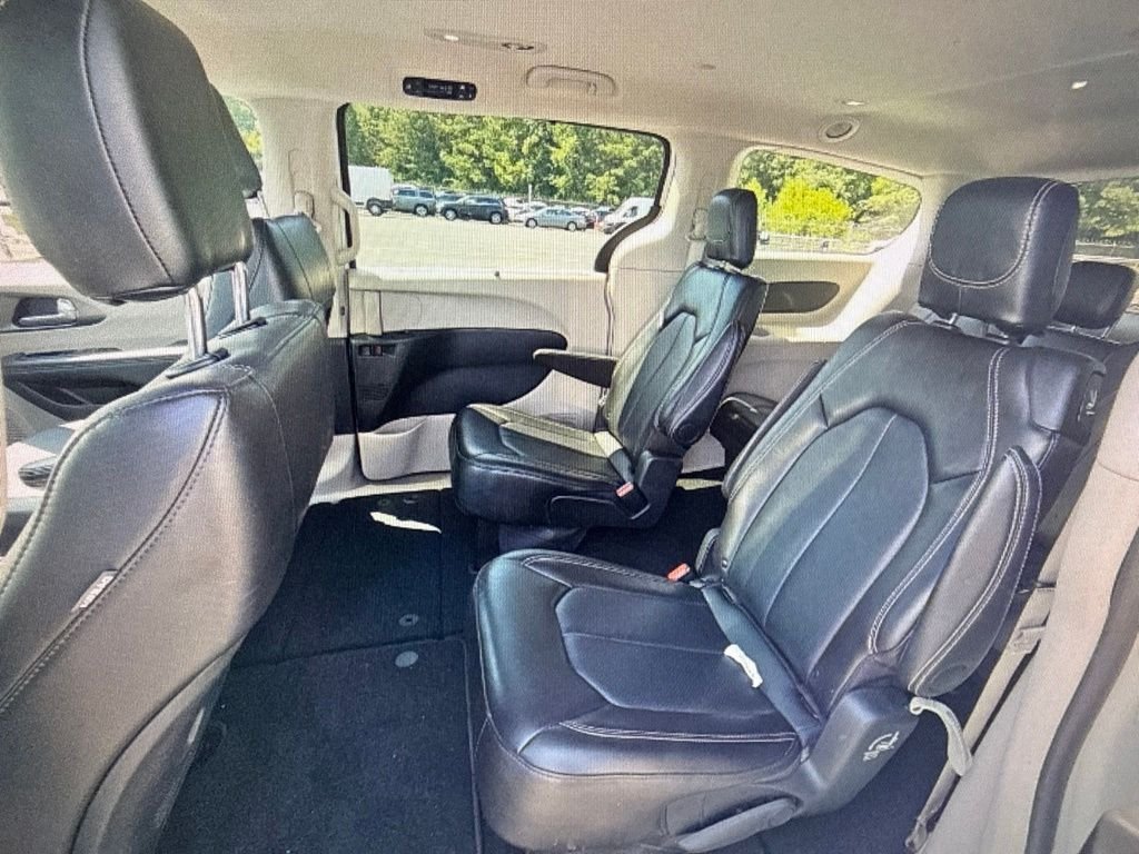 Used 2024 White Chrysler Touring L image 9