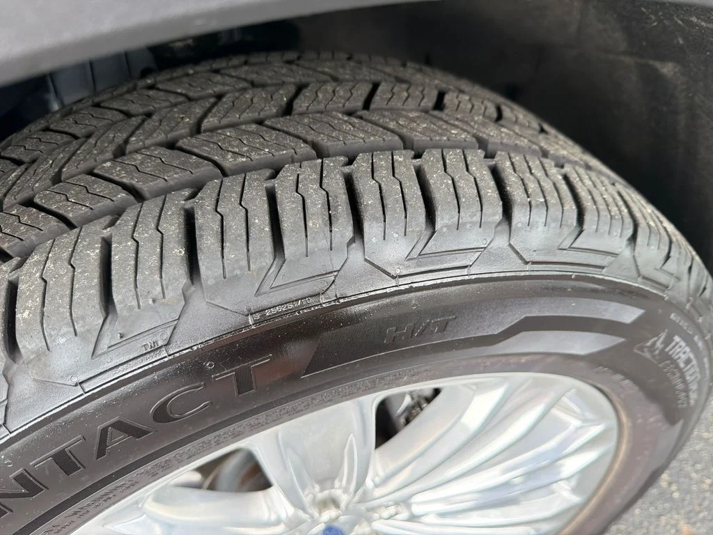 Used 2023 White Ford Limited image 28