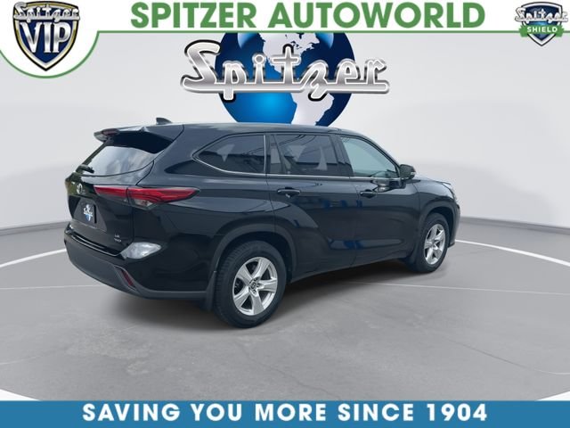 Used 2022 Black Toyota LE image 9