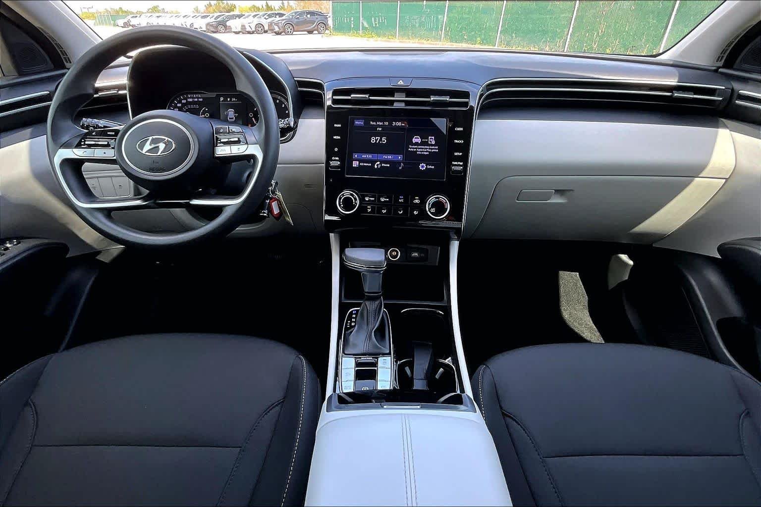 Used 2023 Amazon Gray Hyundai SE image 14
