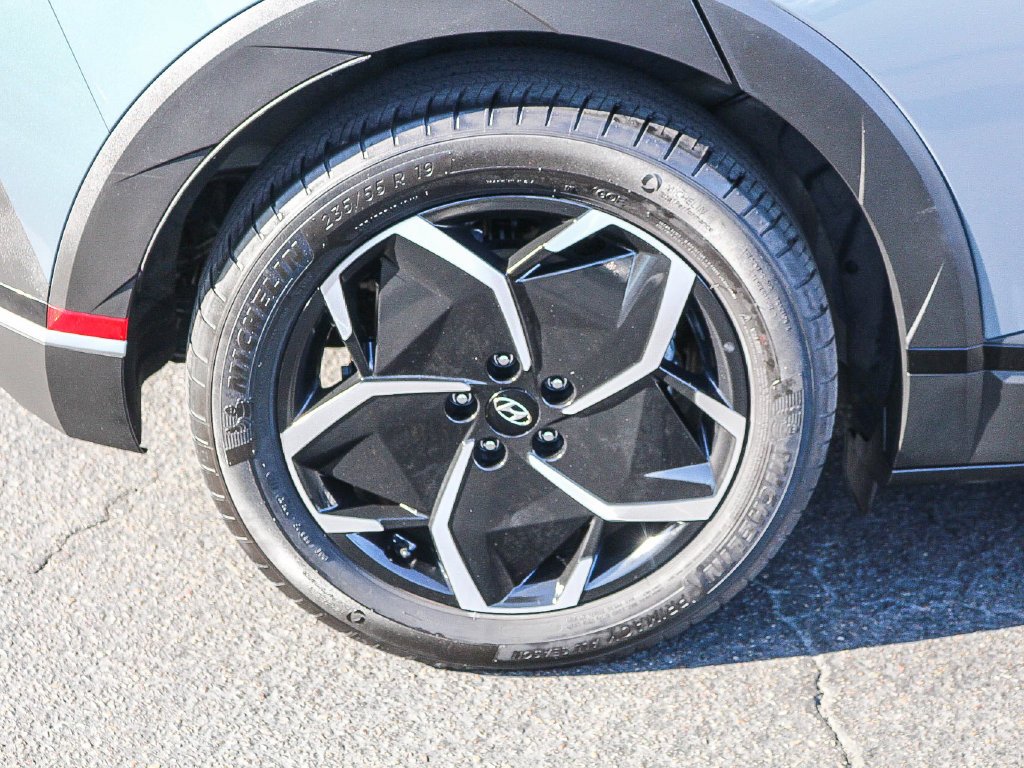 Used 2024 Green Hyundai SEL image 11