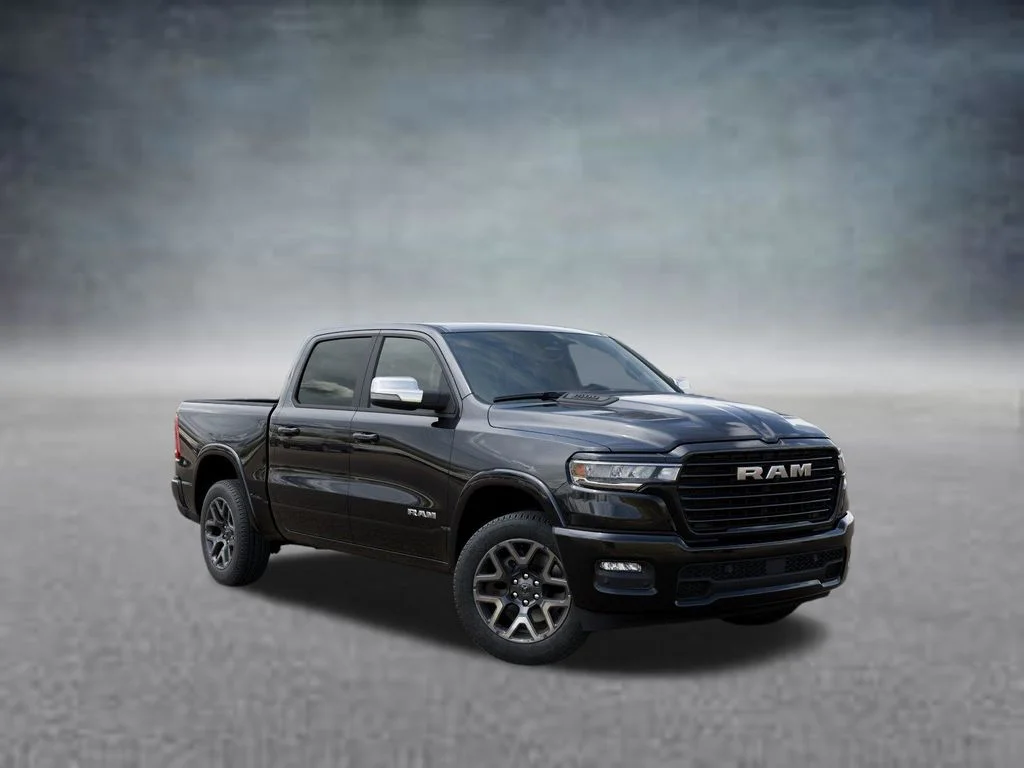 New 2026 Diamond Black Crystal Pearl-Coat Exterior Paint RAM Laramie image 5