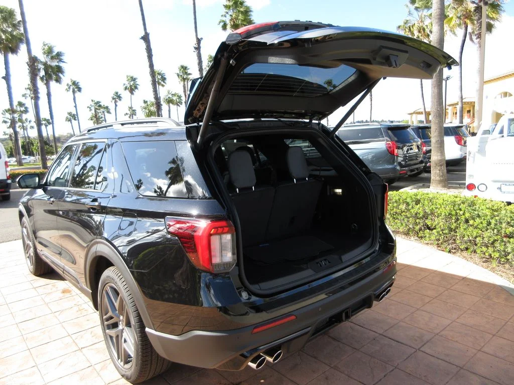 New 2026 Agate Black Metallic Ford ST image 27