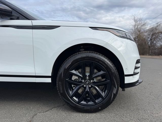 New 2026 Fuji White Land Rover Dynamic SE image 9