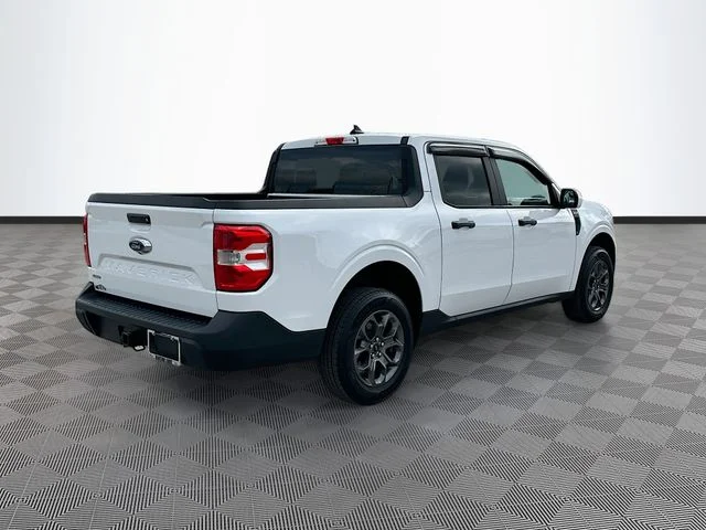 Used 2023 White Ford XLT image 5