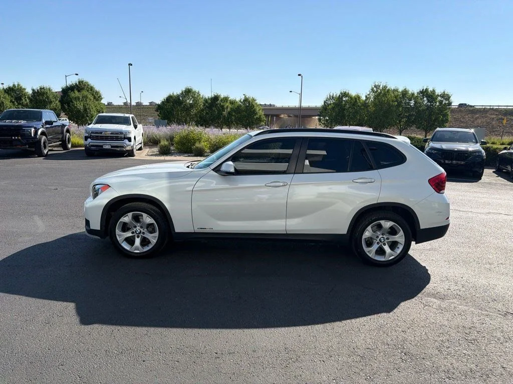 Used 2015 White Metallic BMW sDrive28i image 2
