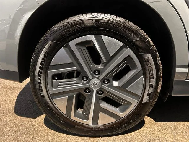 Used 2023 Gray Hyundai SE image 30