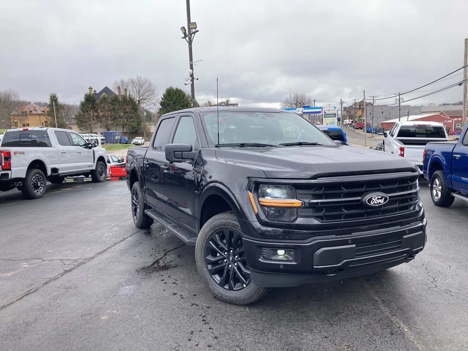 New 2026 Agate Black Metallic Ford XLT image 1