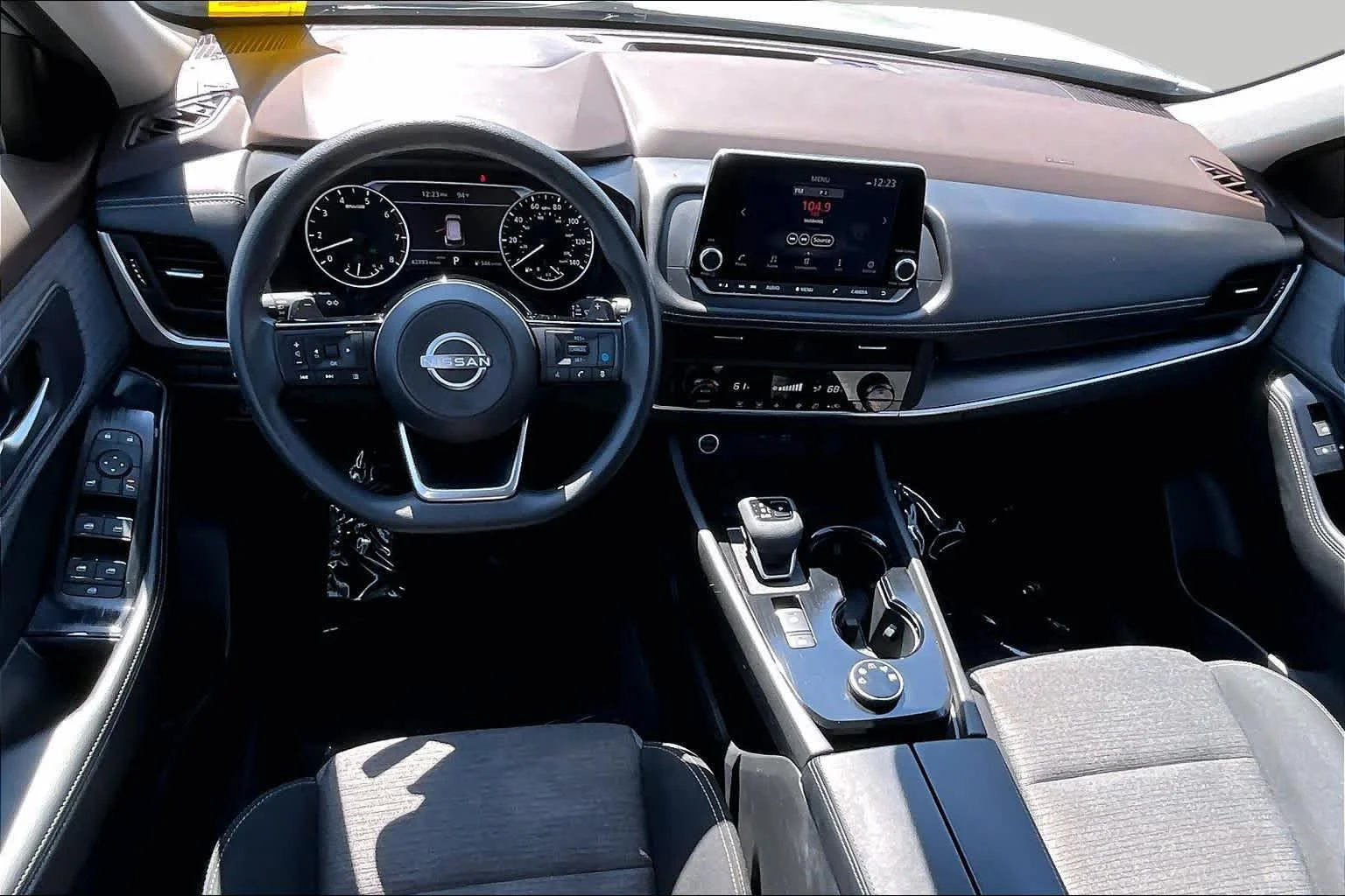 Used 2025 Super Black Nissan SV image 13