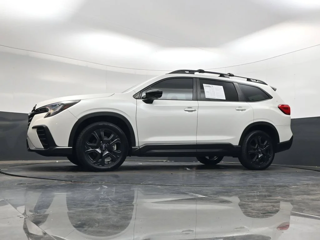 Used 2024 White Subaru Onyx Edition image 40