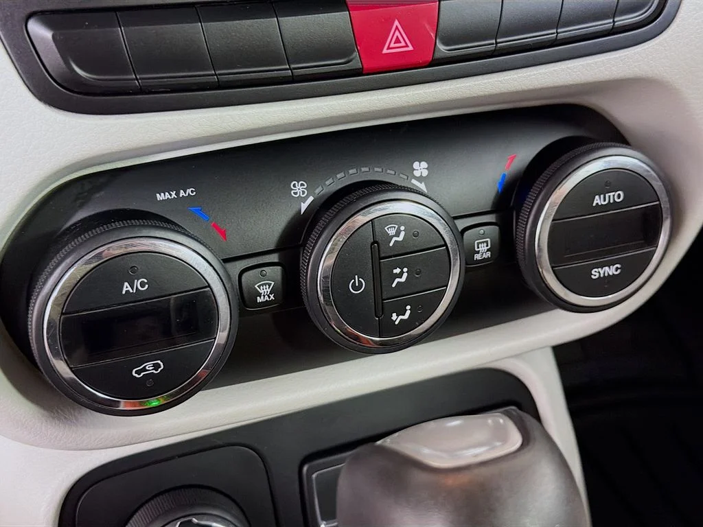 Used 2015 Orange Jeep Latitude image 16