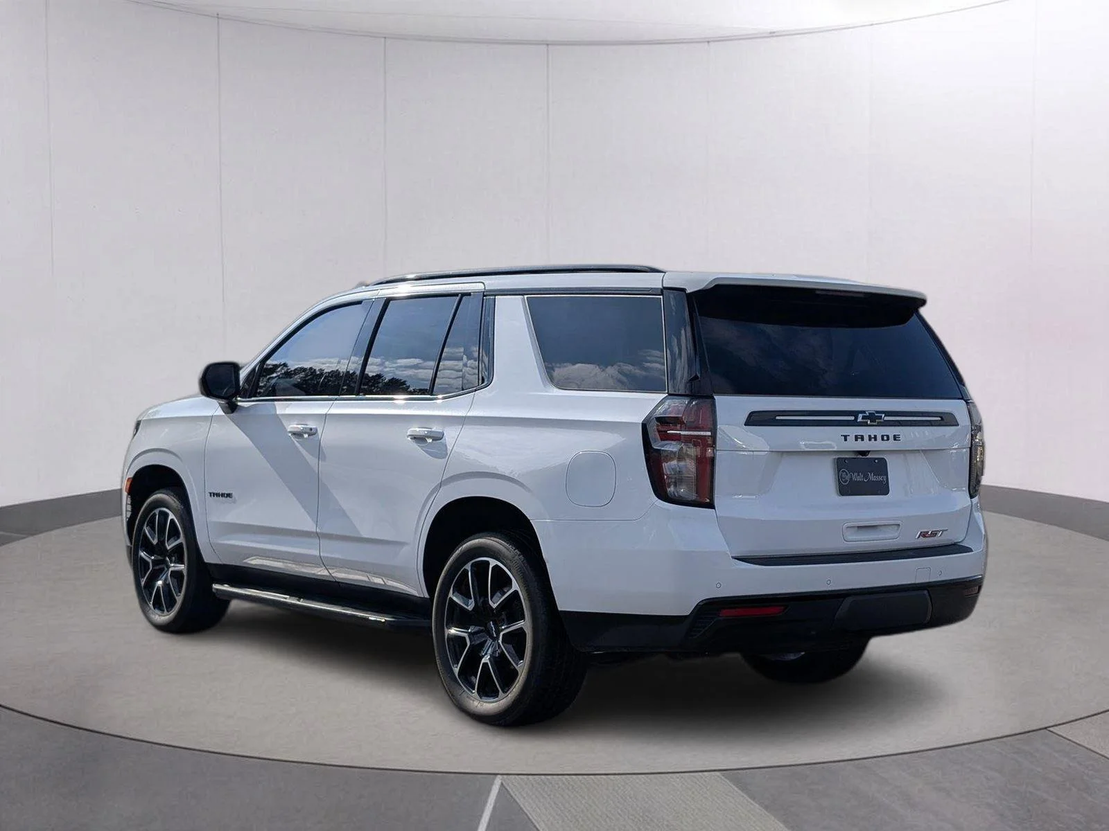 Used 2023 Summit White Chevrolet RST image 3
