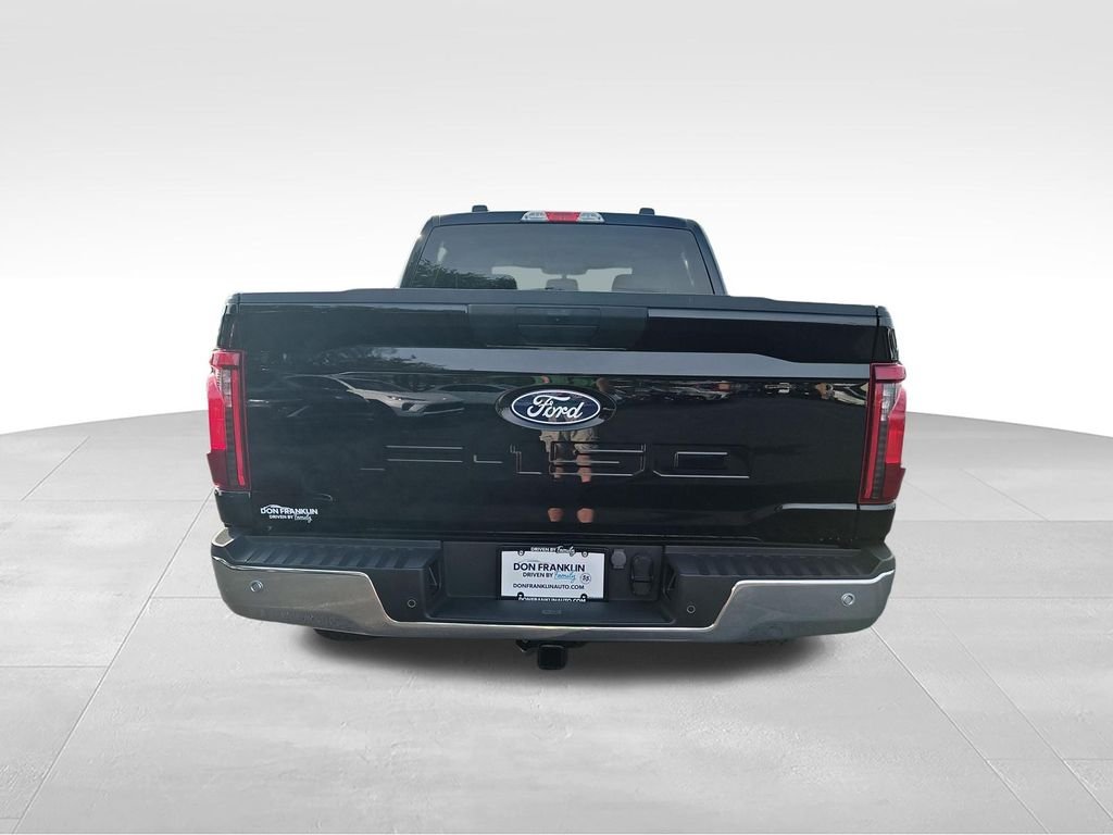 Used 2025 Black Ford XLT image 4